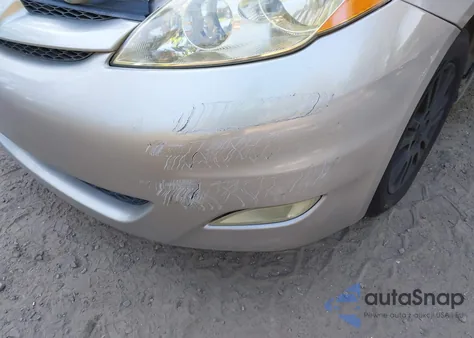 2008 Toyota Sienna Xle/Xle Limited z USA, uszkodzony, nr VIN 5TDZK22C08S183154